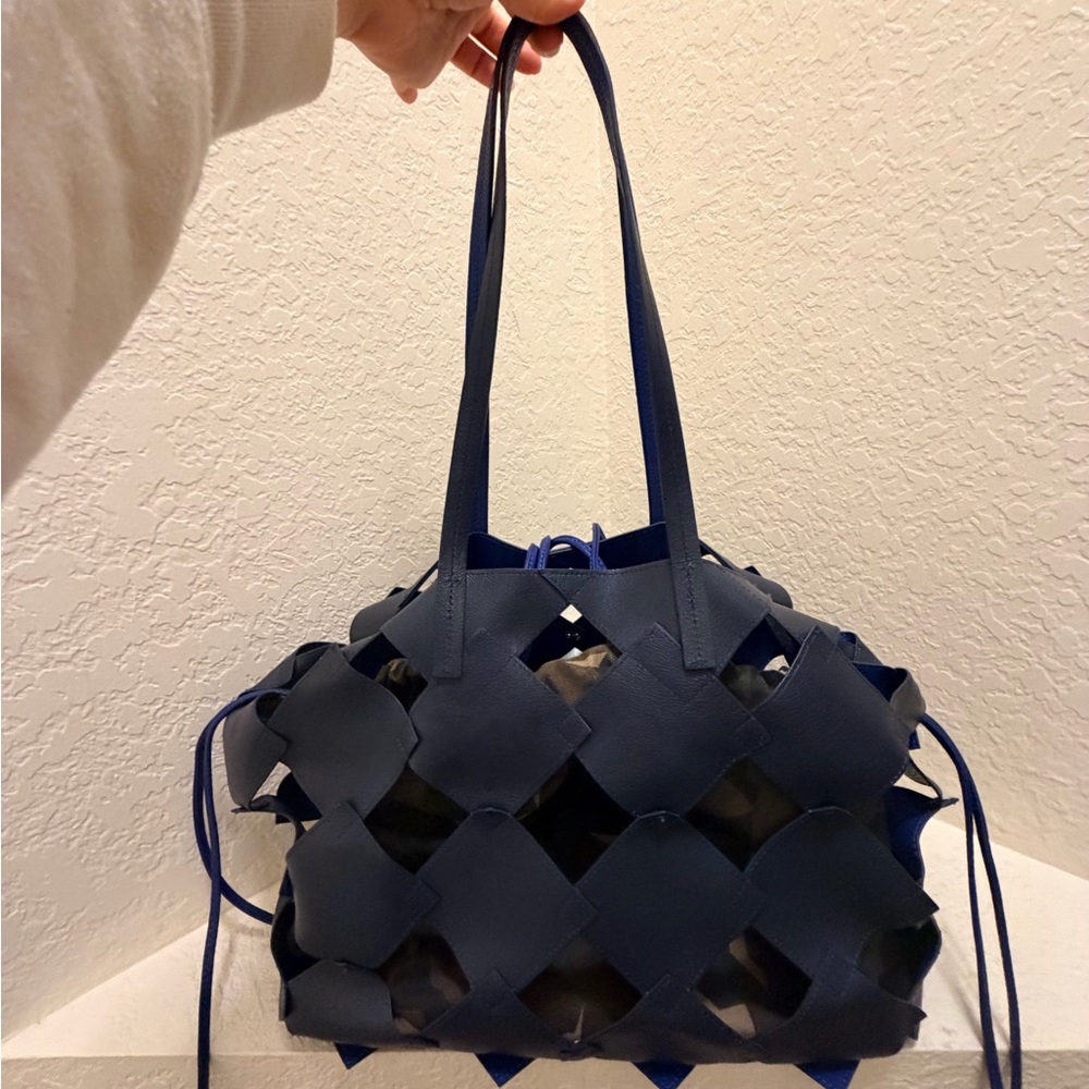 Purificacion Garcia tote